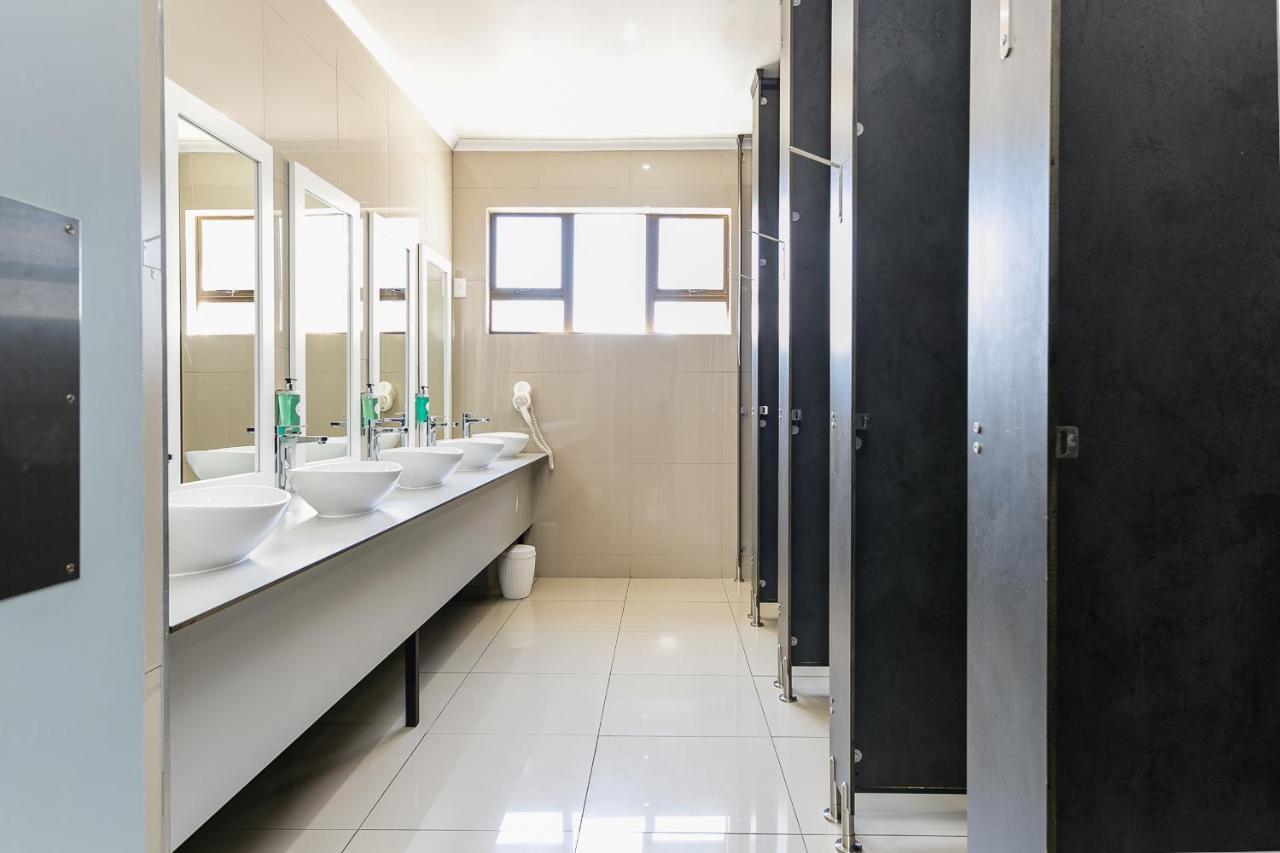 Zzzone Boutique Hostel Hermanus Exterior photo