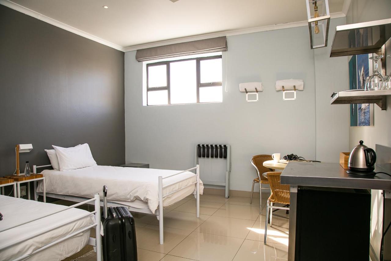 Zzzone Boutique Hostel Hermanus Exterior photo